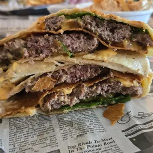 Crunchwrap burger