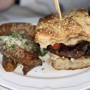 Lamb burger 4/5 reallyyyy good!