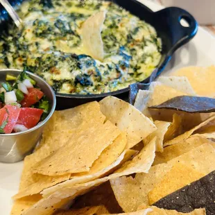 Cast-iron Spinach Artichoke Dip