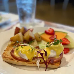 Classic Eggs Benedict