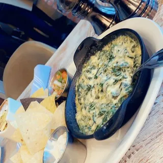 Cast-iron Spinach Artichoke Dip