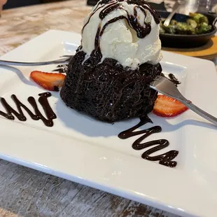 chocolate molten lava cake a la mode