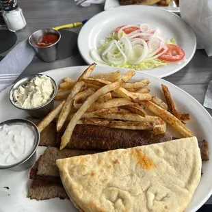 Gyros Plate w/Hand-Cut Fries