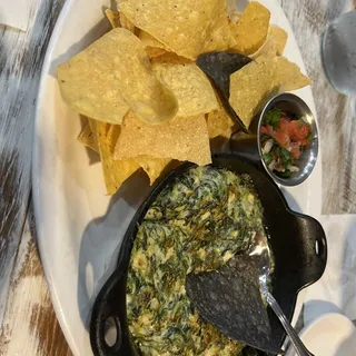 Cast-iron Spinach Artichoke Dip