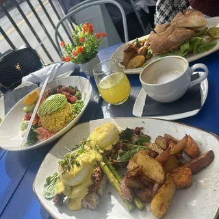 GRILLED MARY'S CHICKEN BREAST & FRESH PESTO