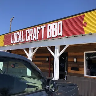 This new barbecue place in Newark is great!