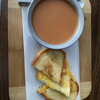 Grilled 3 Cheese Grilled Sandwich