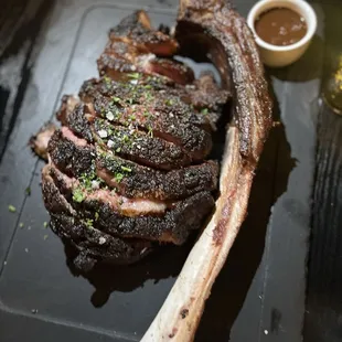 36oz Tomahawk Ribeye
