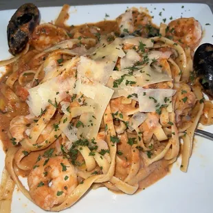 Creamy seafood pasta