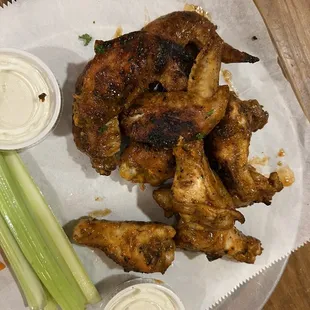1 lb of yummy wings