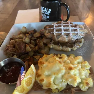 The Monte Christo with waffles in the side, not as a sandwich. Delicious!