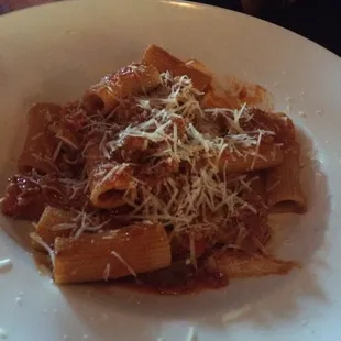 Rigatoni with meat sauce