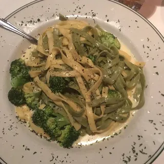 Fettuccine Alfredo Broccoli