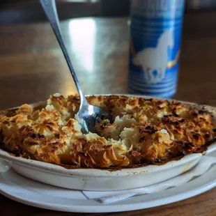 a dish of macaroni and cheese