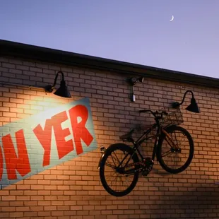 ramen and noodles, outside