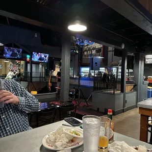 oysters and mussels, interior