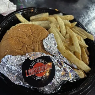 Bacon dbl cheeseburger with seasoned fries