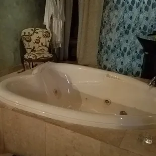 Gorgeous heart shaped jetted spa tub