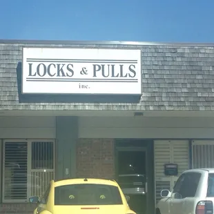 Locks & Pulls