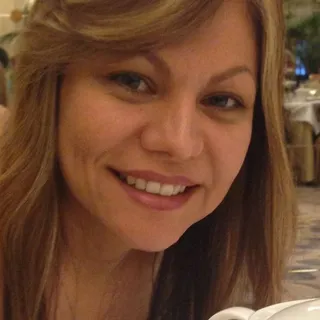 Reyna R.