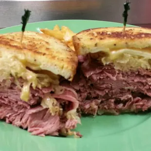 Corned beef reuben