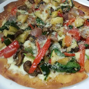 Fresh veggie pizza was delicious!