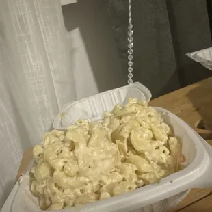 The macaroni salad is hot and it taste mayonnaise DoorDash only gave me five dollars back.