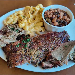 From the "Dinner Plates," it was a Tri-Tip Plate" with two sides.  Sides were "Mac N' Cheese" along with "Hatch Green Chili Beans."