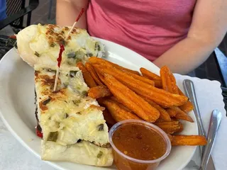 Toni's Courtyard Café