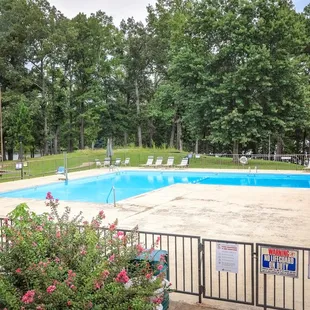 The outdoor pool is open seasonally to lodge guests.