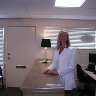 Dr Heather Leam