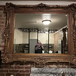 There bathrooms are so pretty