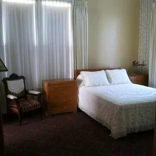 Master bedroom suite, 900 sq. ft., with attached parlor and private bathroom