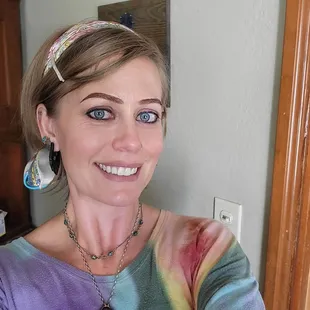 I wasn't wearing makeup today when I went in but still. I don't look like a thief.