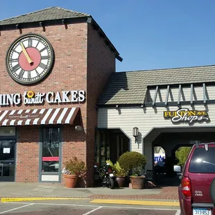 Loehmann's Plaza - Nothing Bundt Cakes