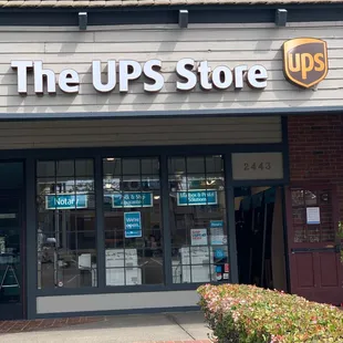 Loehmann's Plaza - The UPS Store