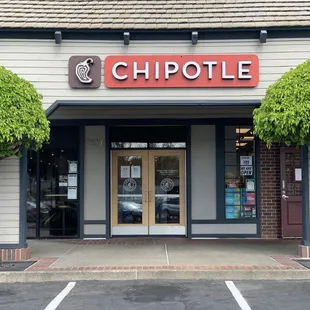 Loehmann's Plaza - Chipotle