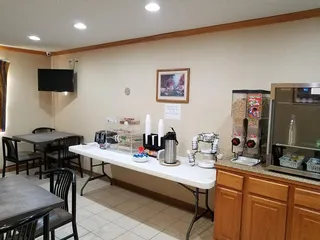 Denison Inn and Suites