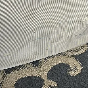 Bedskirt