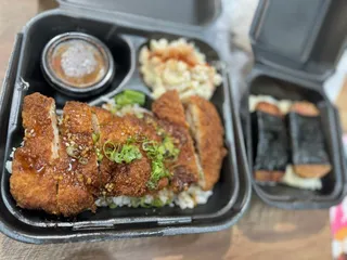 Faka’s Island Grill