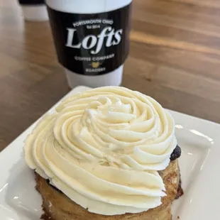 Cinnamon roll with gingerbread/ white chocolate mocha latte.