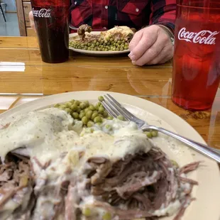 Open Face Roast Beef with White Gravy, Mashed Potatos and Green Peas