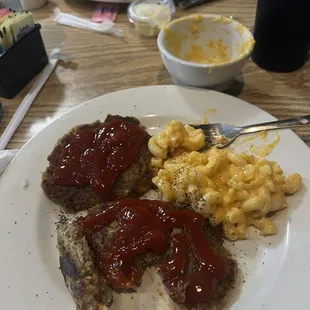 Salmon part and Mac and cheese