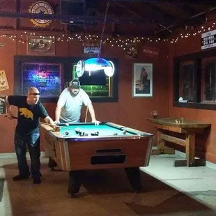 Shoot a pretty mean game a pool!