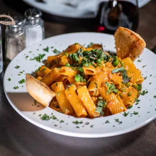 Fennel Sausage and Peas Rigatoni