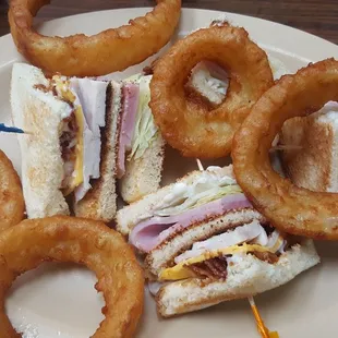 Club with onion rings