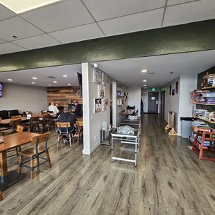 Lounge area, beer pong, games