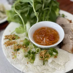 Banh Hoi Heo Quay