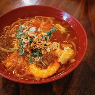 Banh Canh Tom Cua + Cha Ca / Udon w/ Shrimp, Crab &amp; Fish Cake