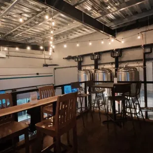 Mezzanine/balcony area
